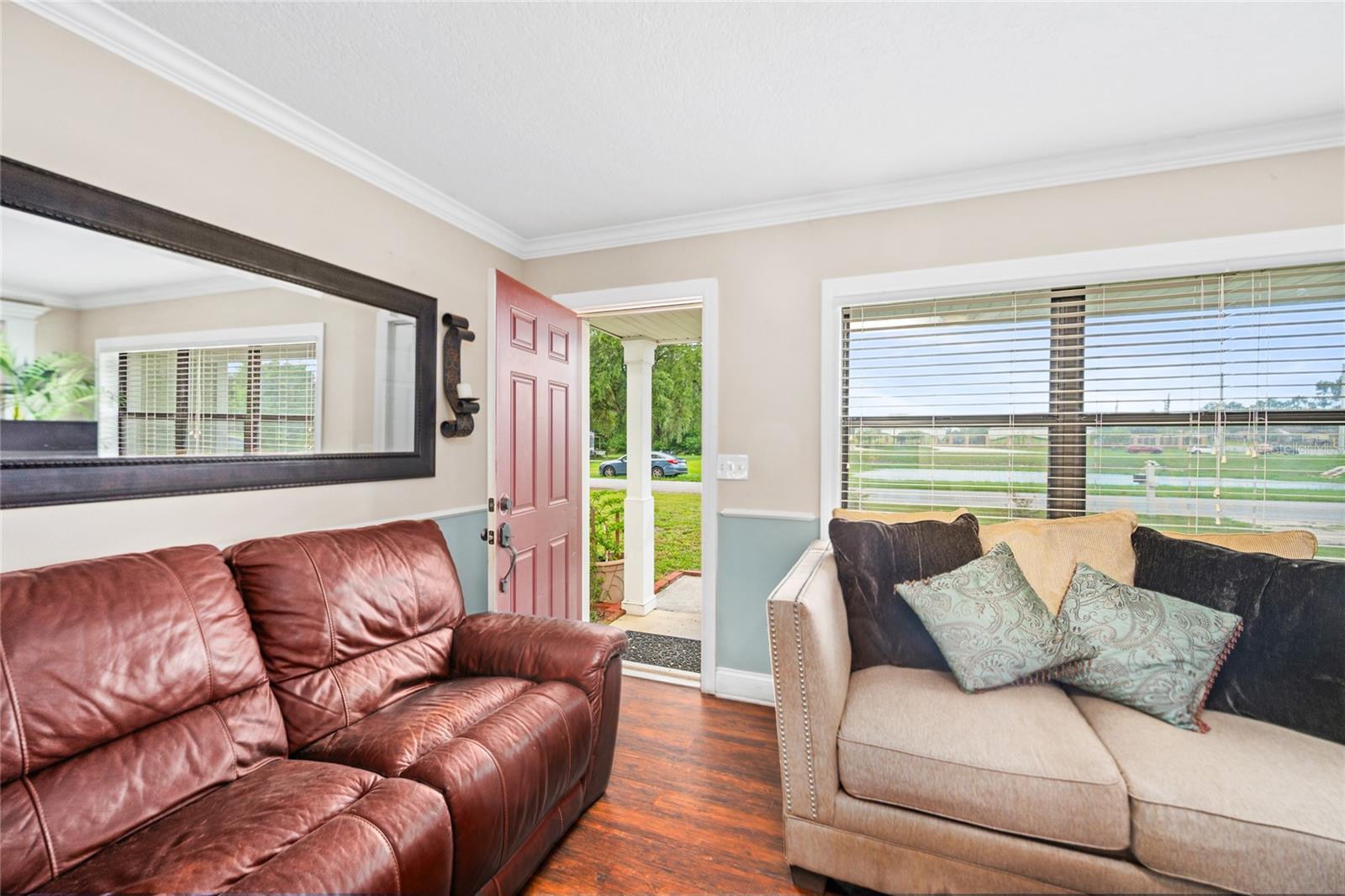 105 MIRROR DR — photo 11