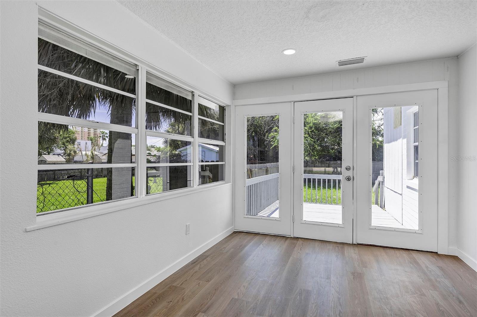 332 WILLIAMS AVE — photo 5