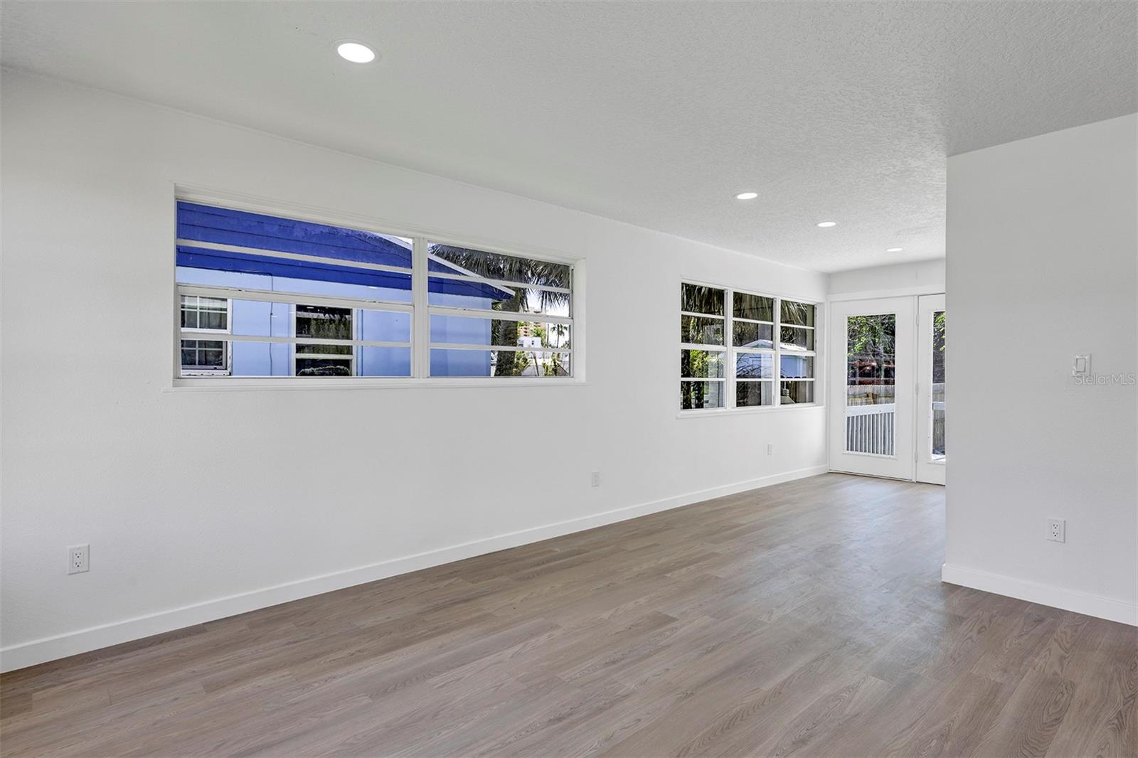 332 WILLIAMS AVE — photo 9