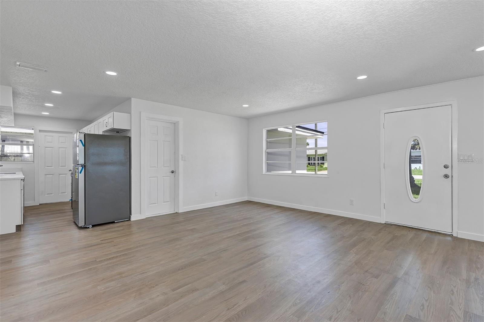 332 WILLIAMS AVE — photo 10