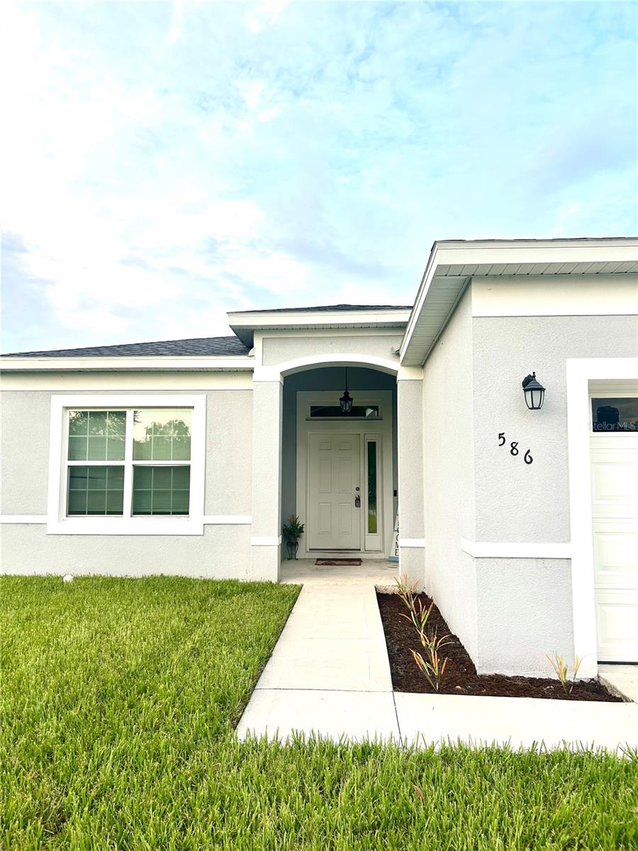 586 GERALDINE DR — photo 3