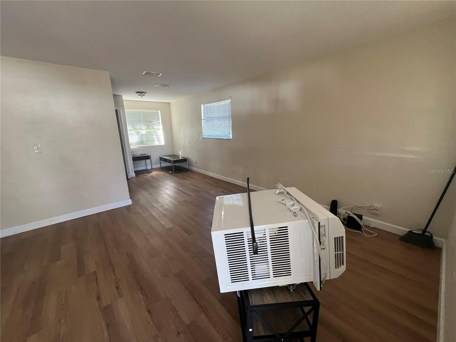 536 RUTH ST — photo 2