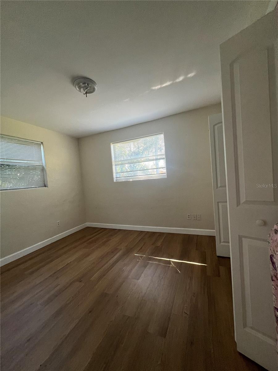 536 RUTH ST — photo 9