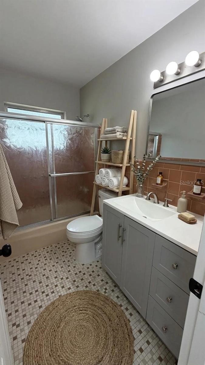 658 ELGROVE DR — photo 8