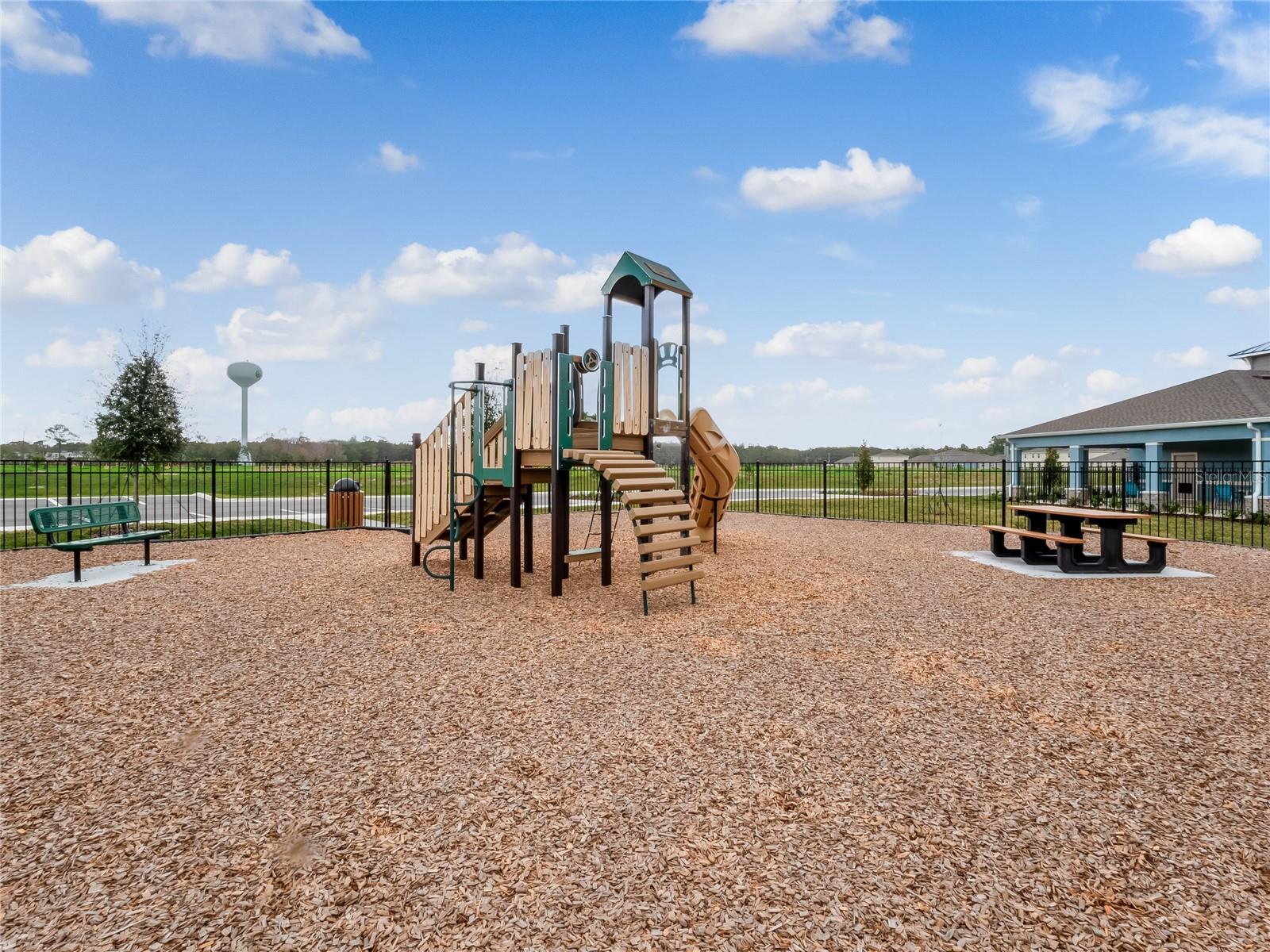 1368 GRAND FLORA LN — photo 4