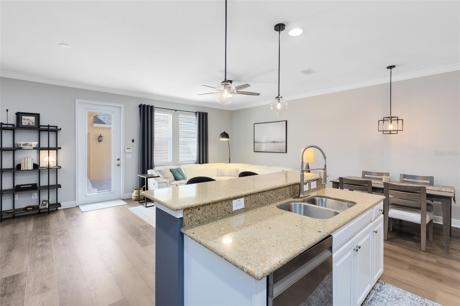 463 ELLIS SQUARE CT — photo 9