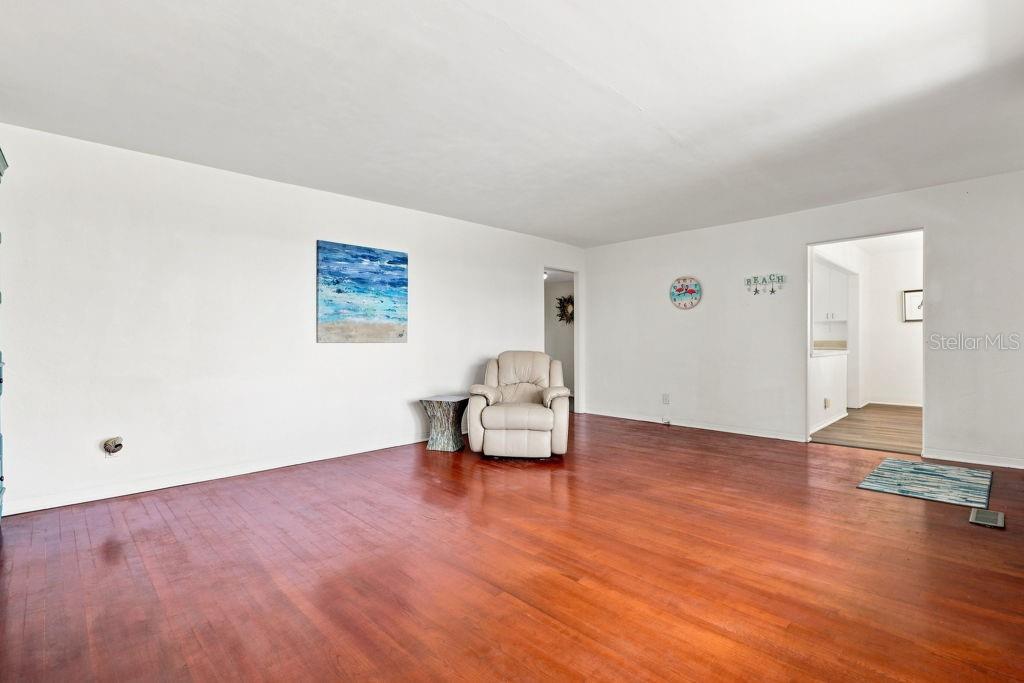 379 MORNINGSIDE AVE — photo 12