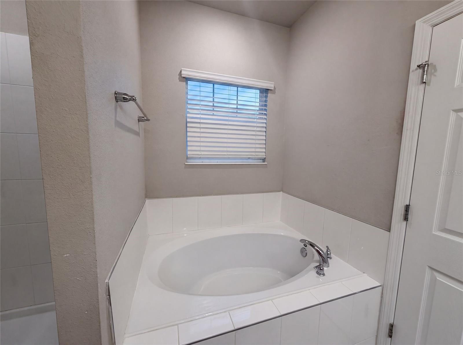 538 VENETIAN PALMS BLVD — photo 11