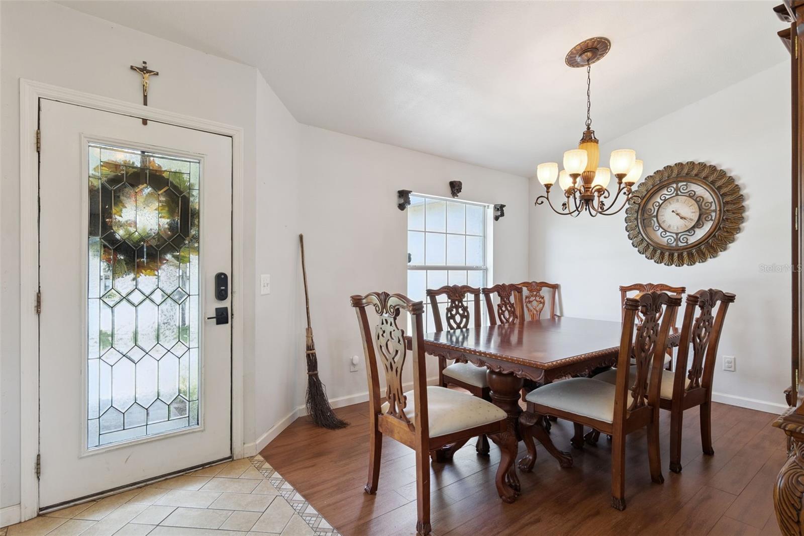 939 CLOVERLEAF BLVD — photo 5