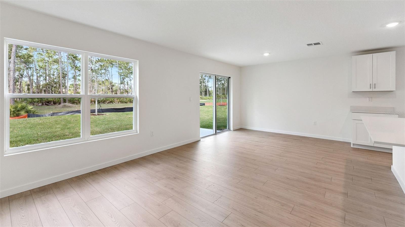 139 HEIRLOOM DR — photo 4