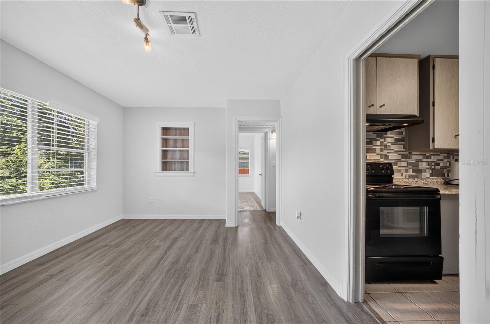 2403 KEY AVE — photo 9