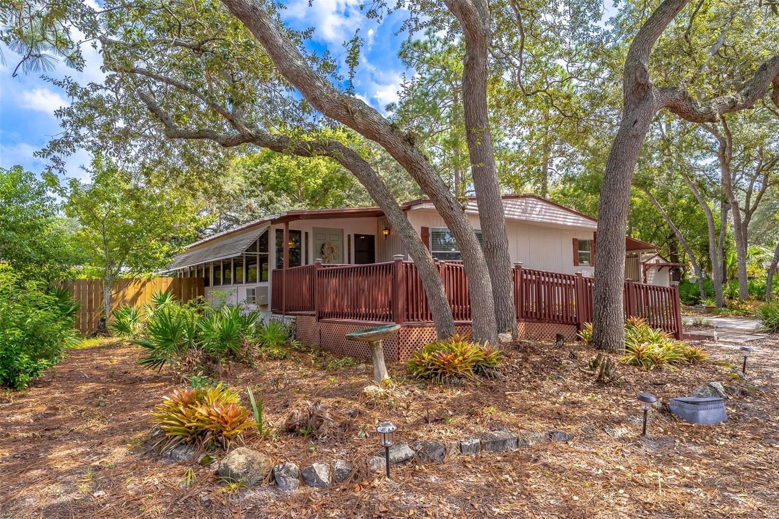 112 E PLANTATION BLVD — photo 3