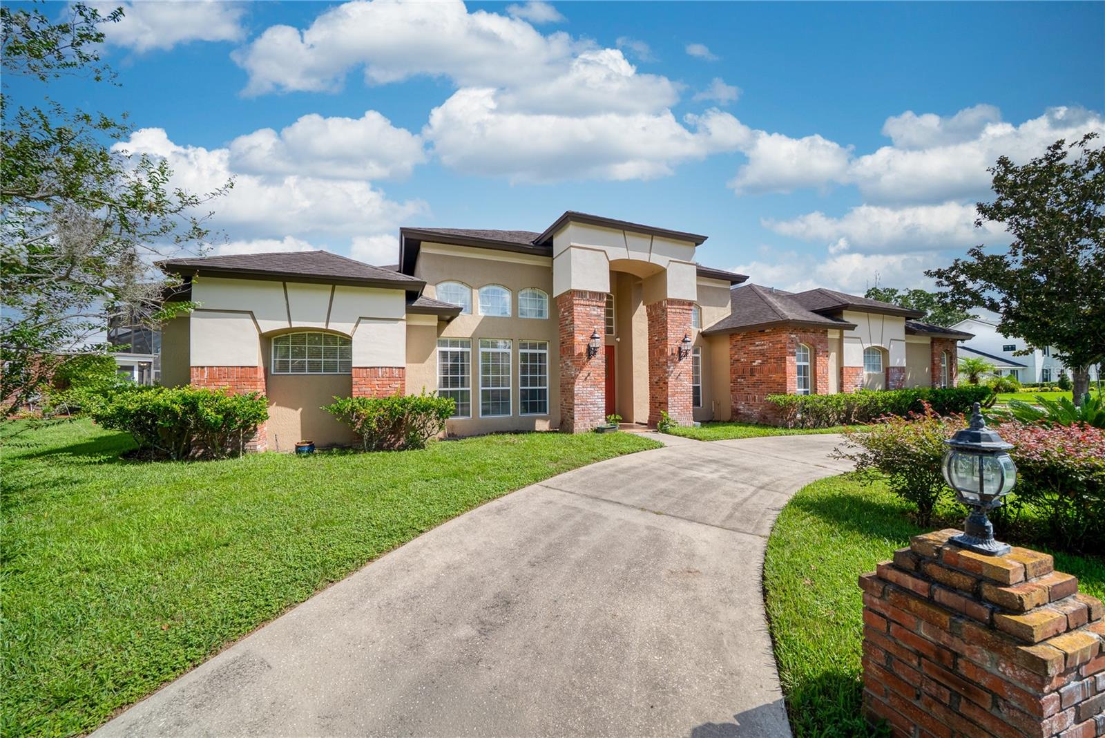 2335 FOREST CLUB DR