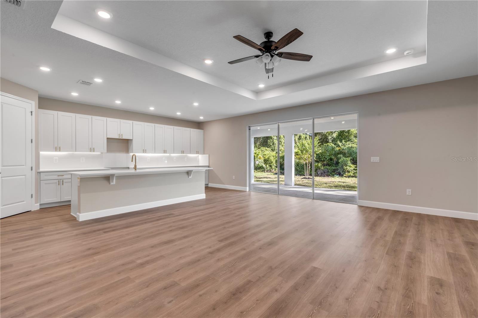 188 PERSIMMON DR — photo 11