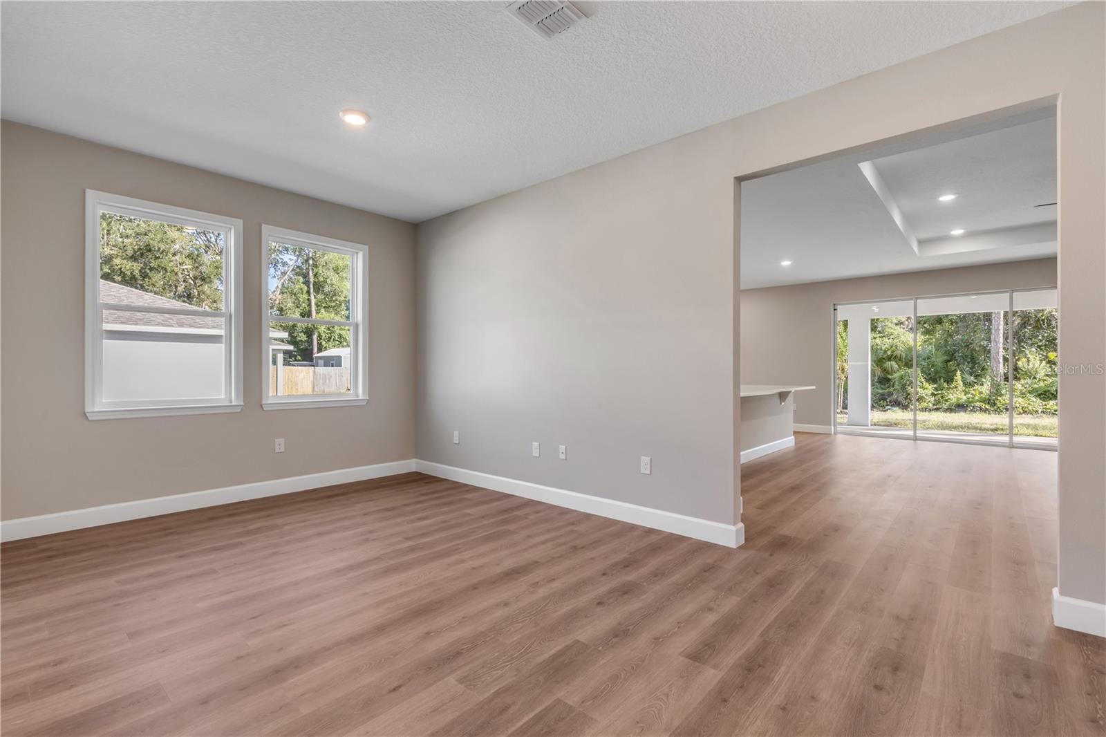 188 PERSIMMON DR — photo 4
