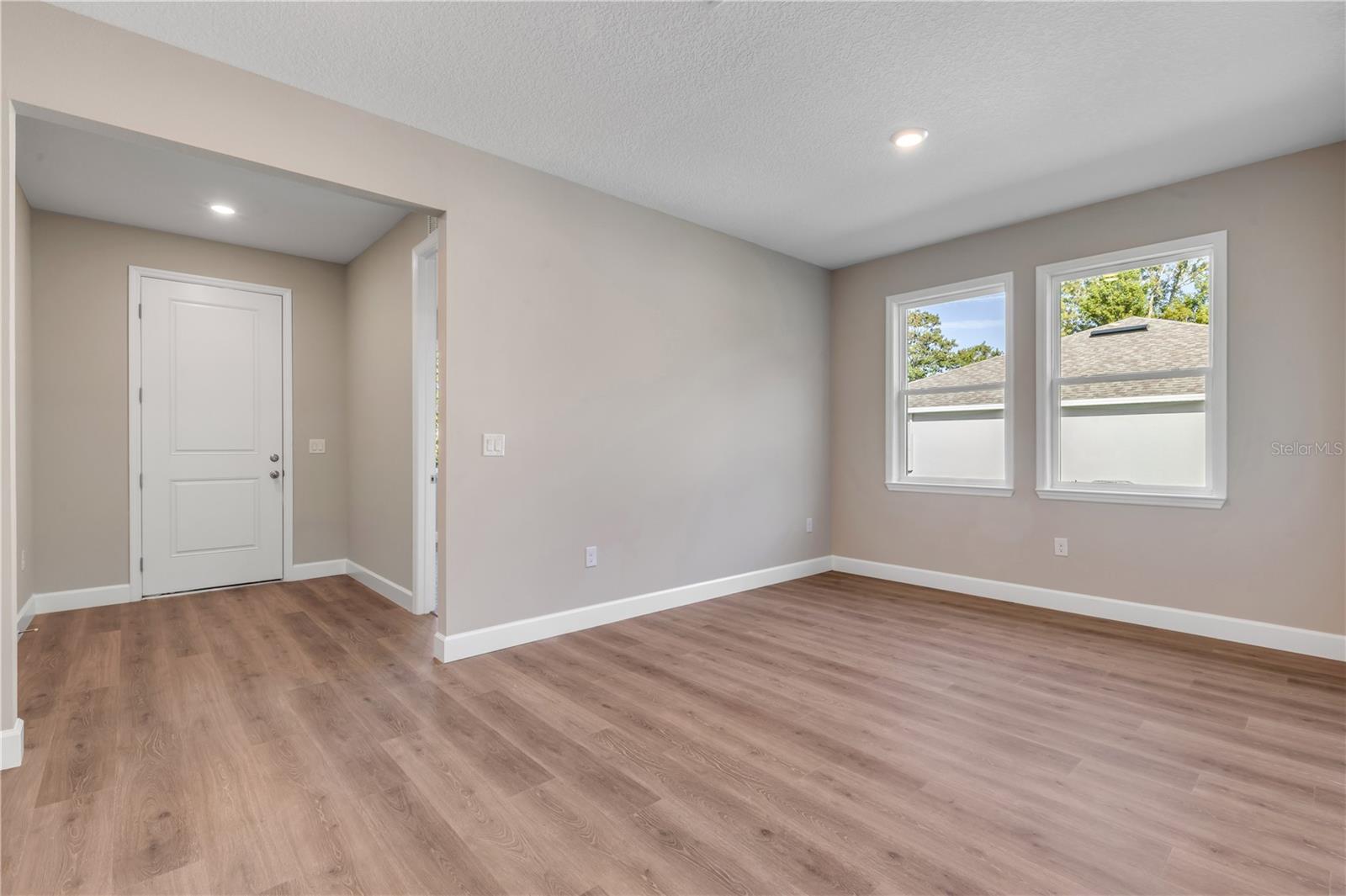 188 PERSIMMON DR — photo 5
