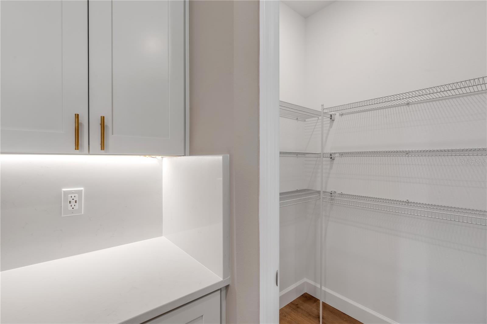 188 PERSIMMON DR — photo 9
