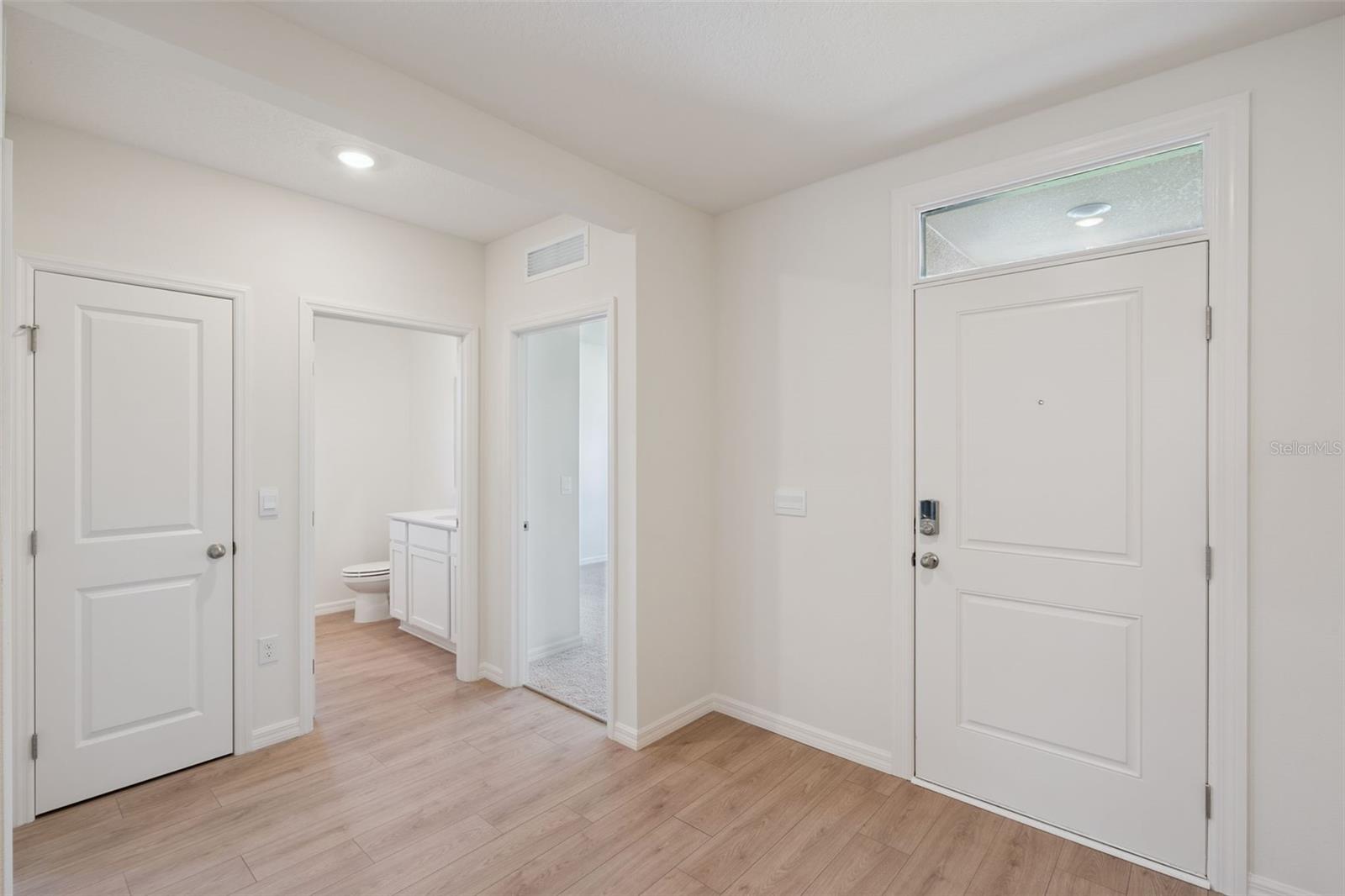 2520 DORSET CT — photo 2