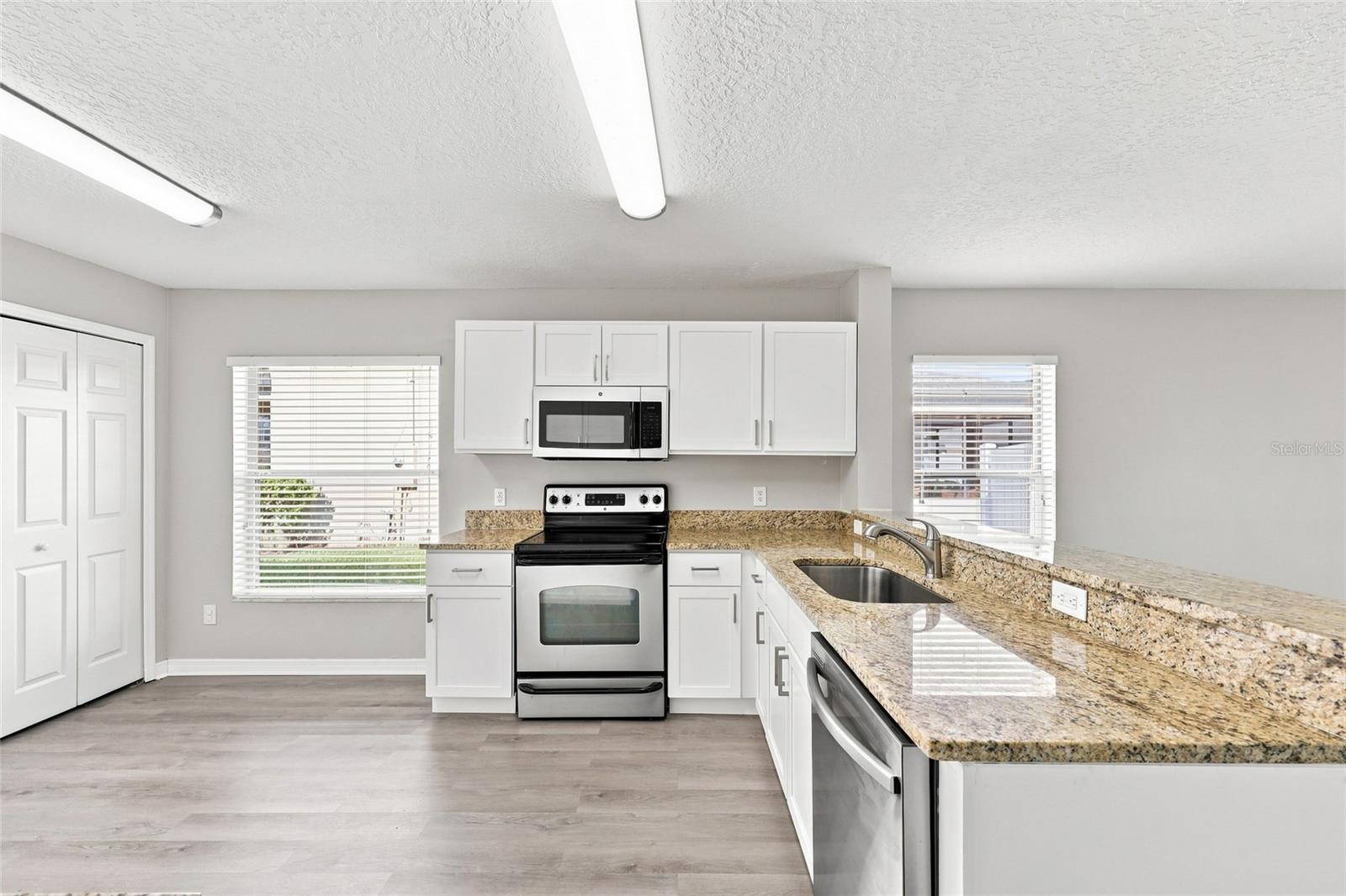 516 BELLA ROSA CIR — photo 11
