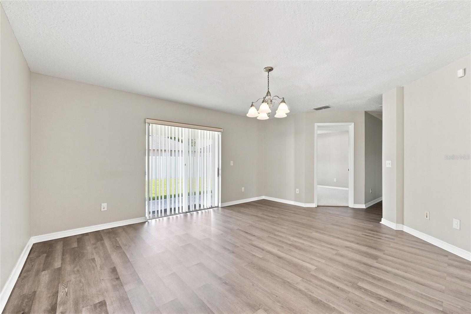 516 BELLA ROSA CIR — photo 8