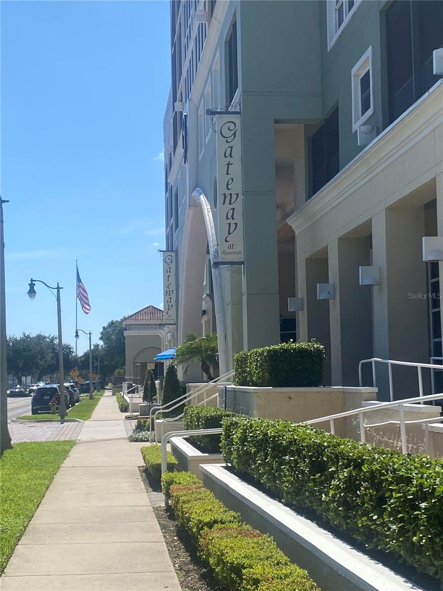 225 W SEMINOLE BLVD #202