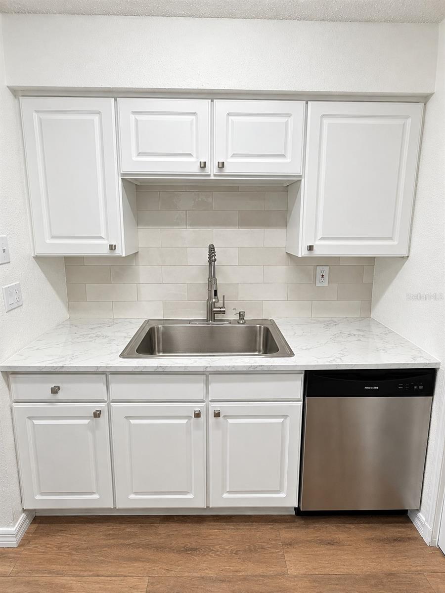 3732 IDLEBROOK CIR NW #100 — photo 11