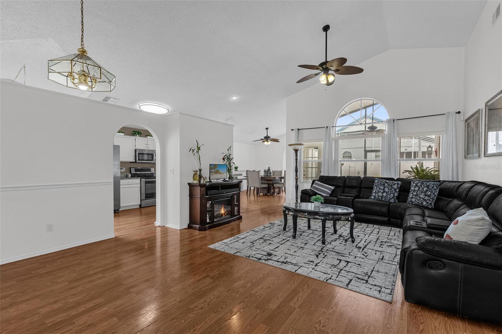 502 BRIGHTVIEW DR — photo 7