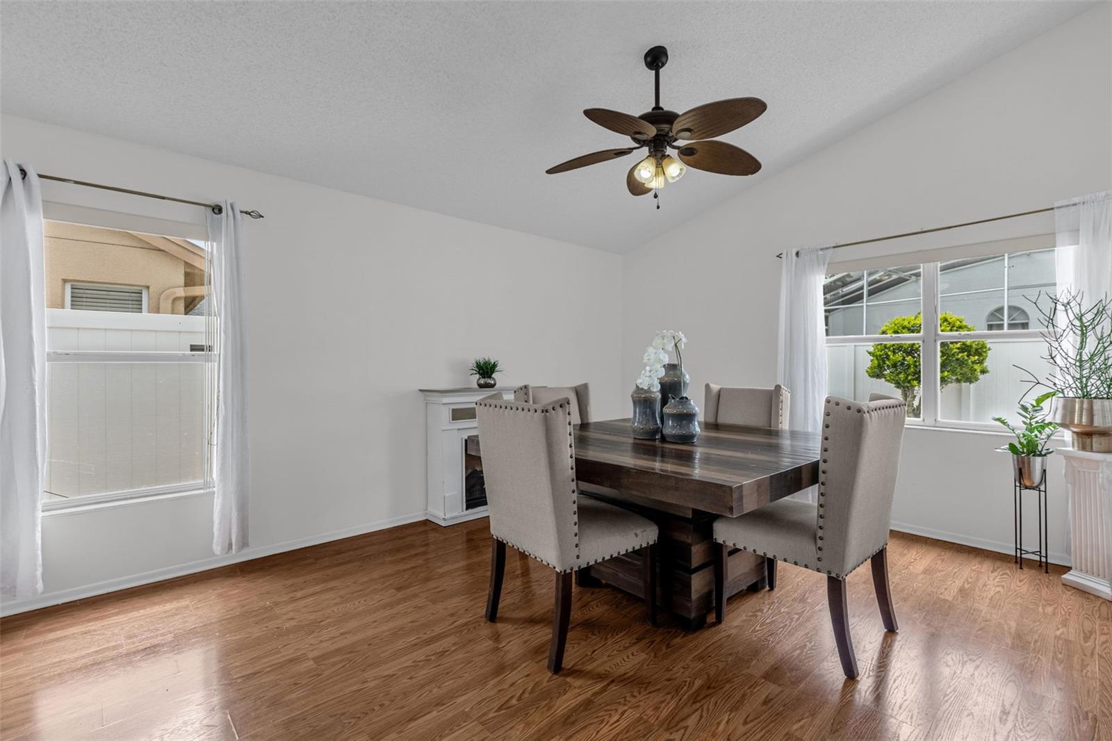 502 BRIGHTVIEW DR — photo 9