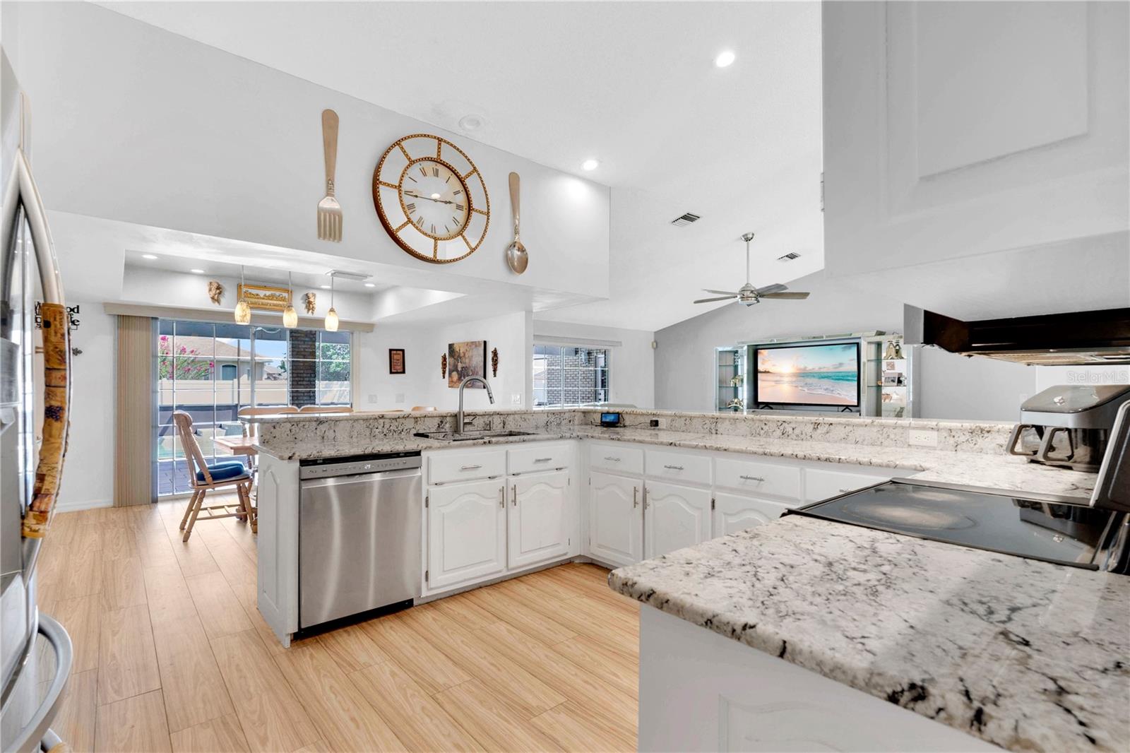 530 WHITECAP COVE CT — photo 8