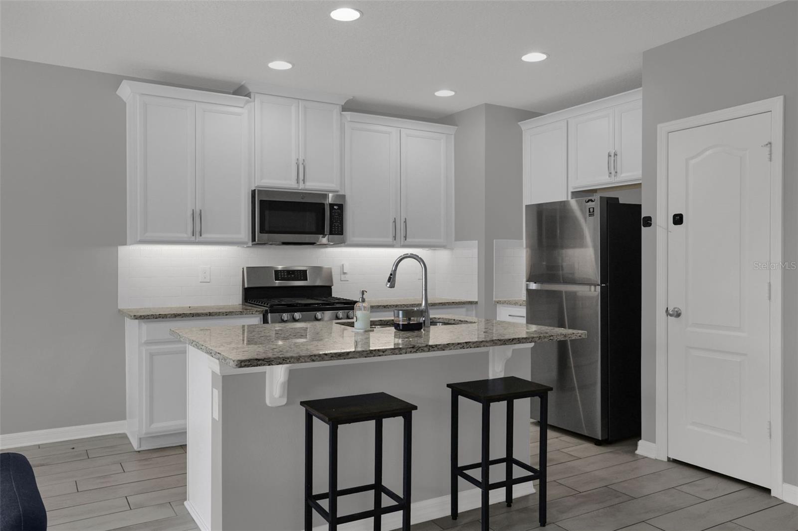 242 CEDAR BARK LN — photo 8