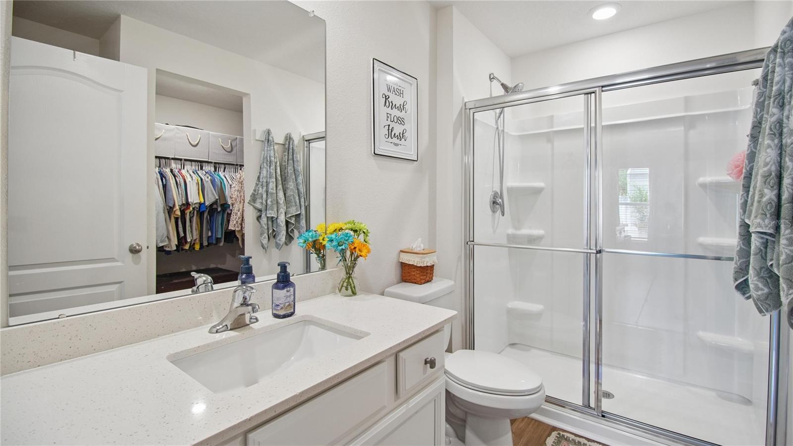 17 RUTH DR — photo 12