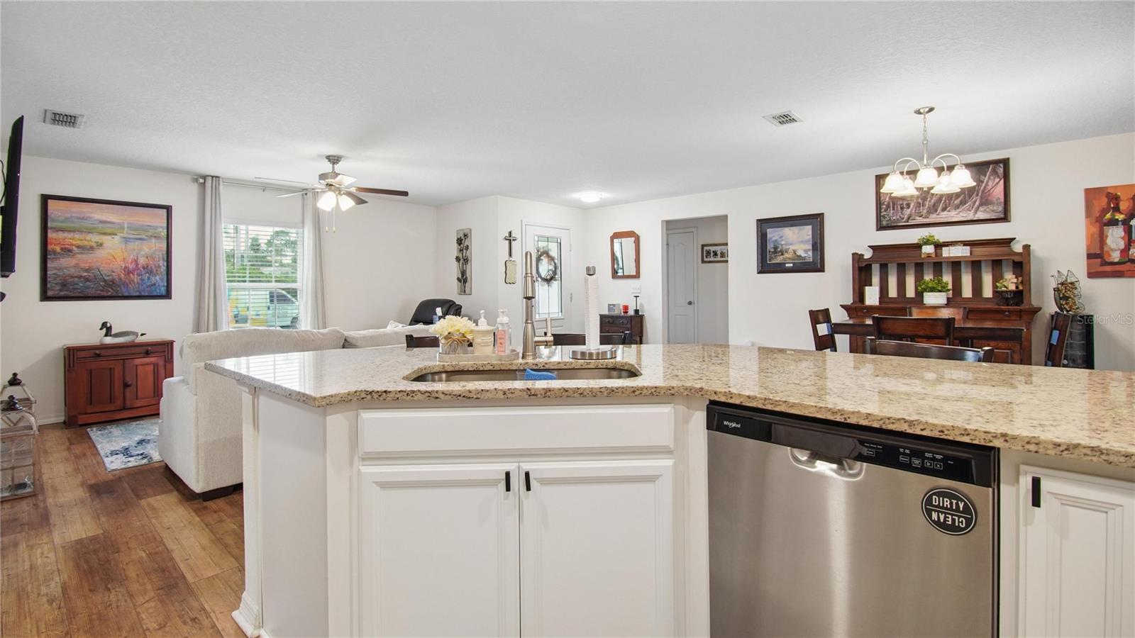 17 RUTH DR — photo 6