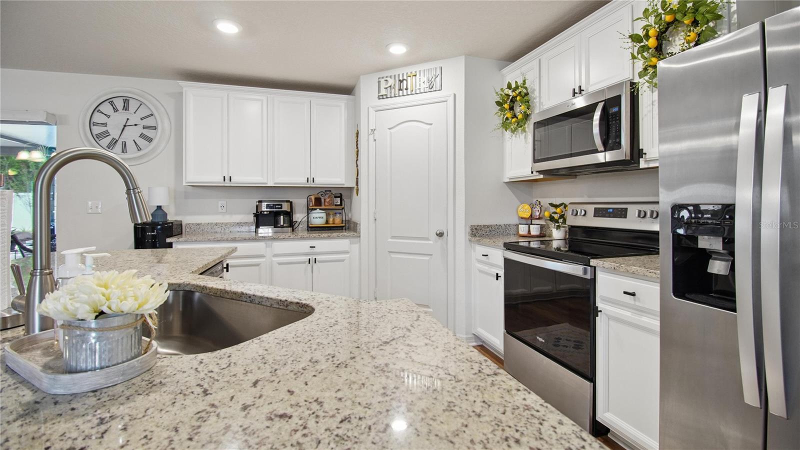 17 RUTH DR — photo 7