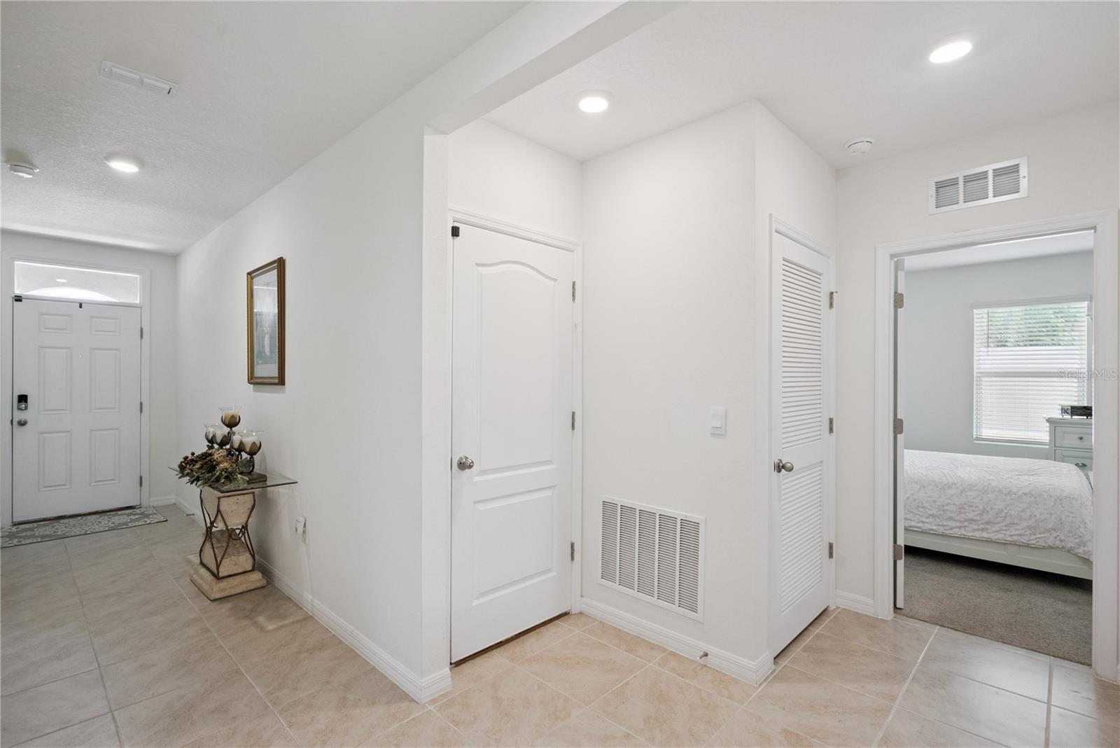 2073 SWANSON DR — photo 4