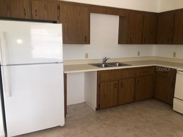 1195 W 16TH ST #B — photo 4