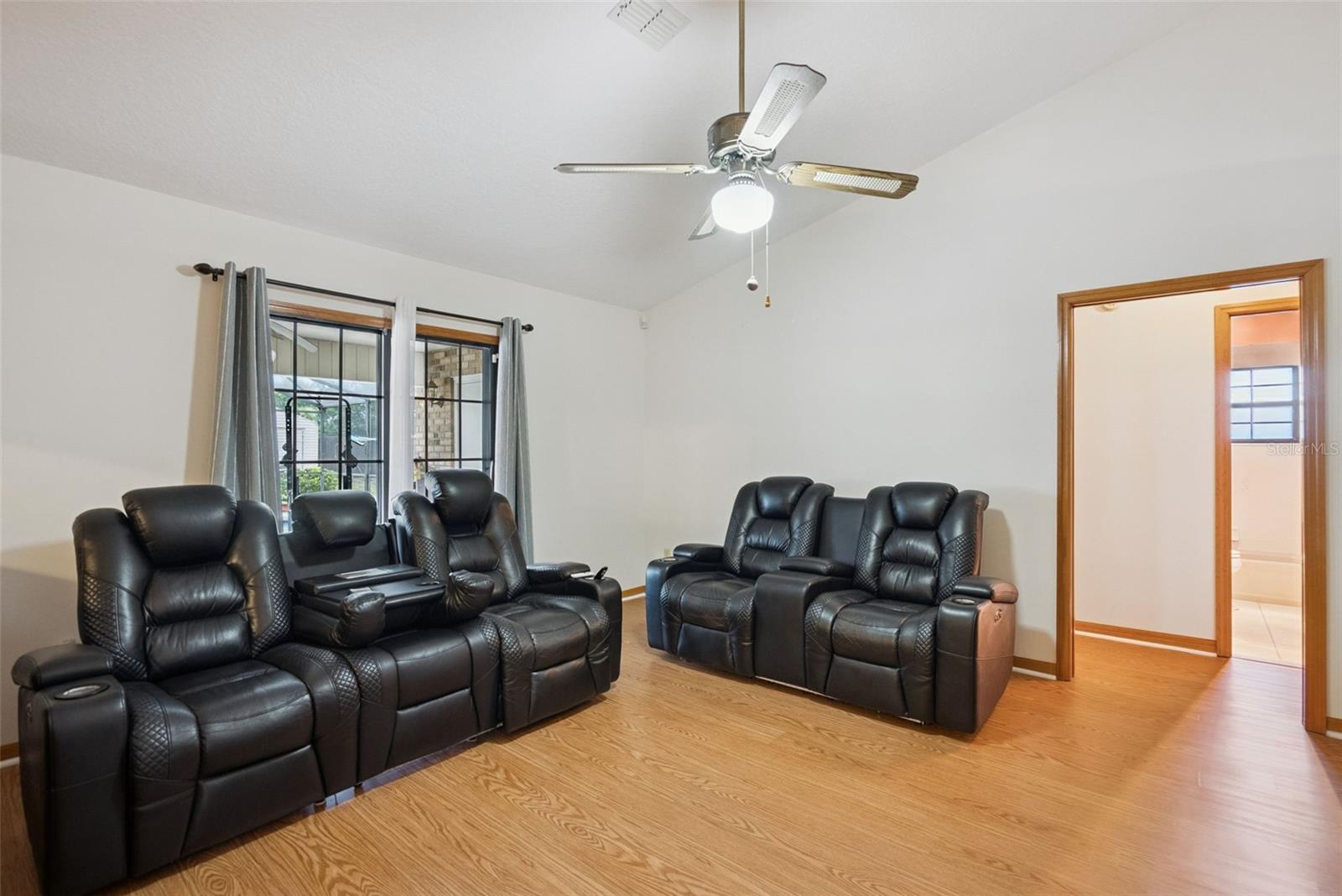 1302 LYDIA DR — photo 11