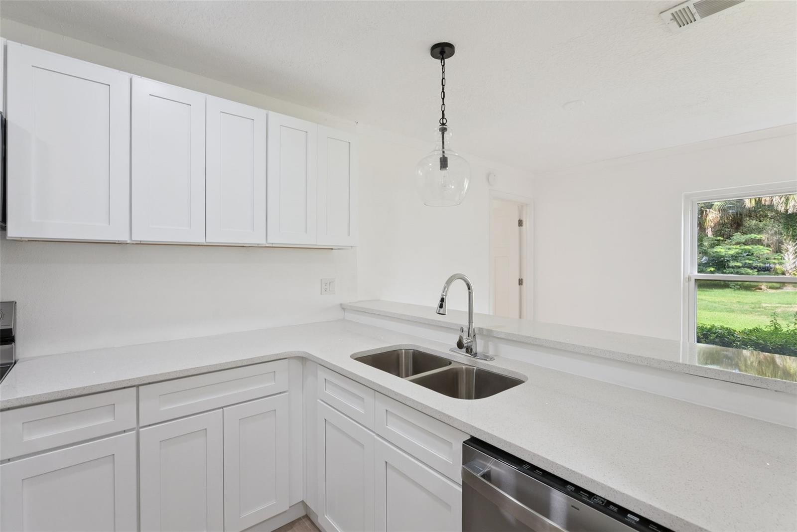 602 NORTHLAKE DR #602 — photo 11