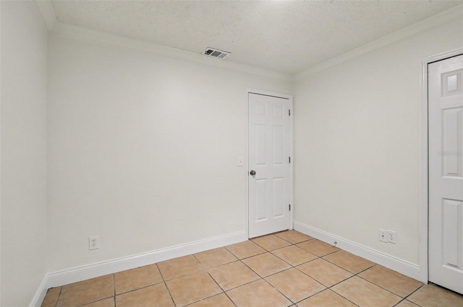 989 LITTLE CREEK RD — photo 12