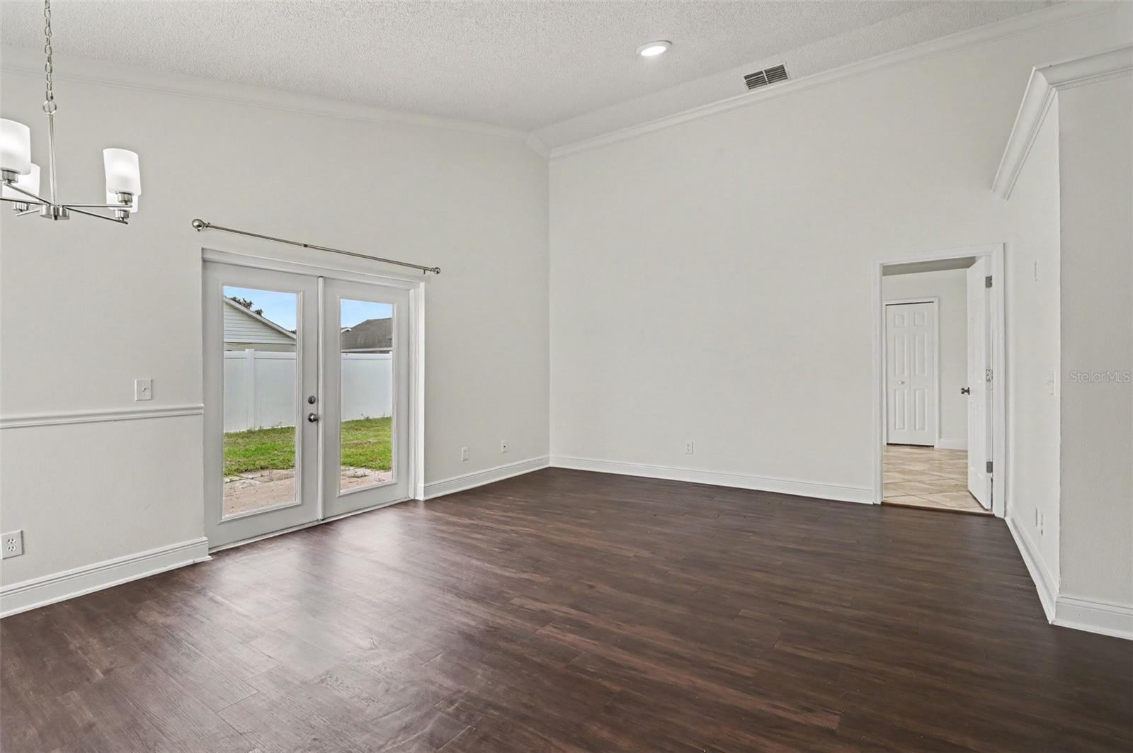 989 LITTLE CREEK RD — photo 4