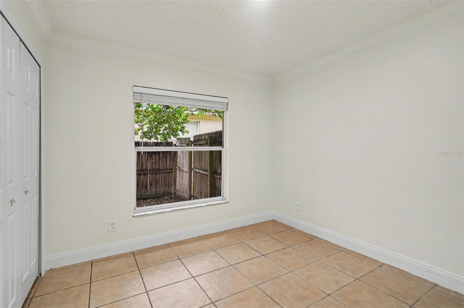 989 LITTLE CREEK RD — photo 8