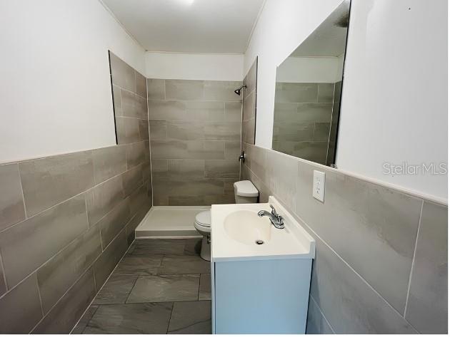 918 E 10TH ST #Unit B — photo 10