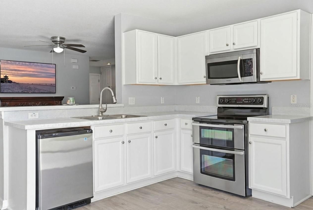 2505 BULLION LOOP — photo 11