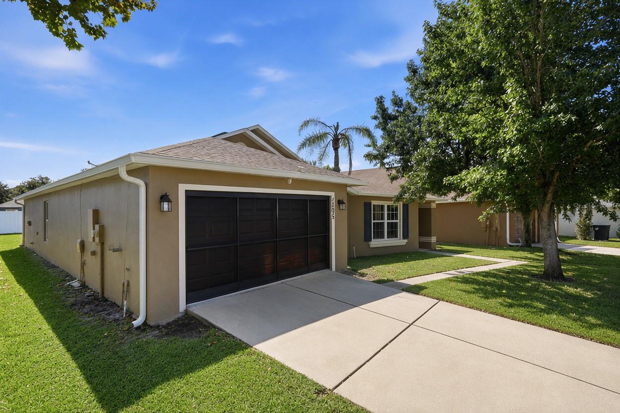 2505 BULLION LOOP — photo 3