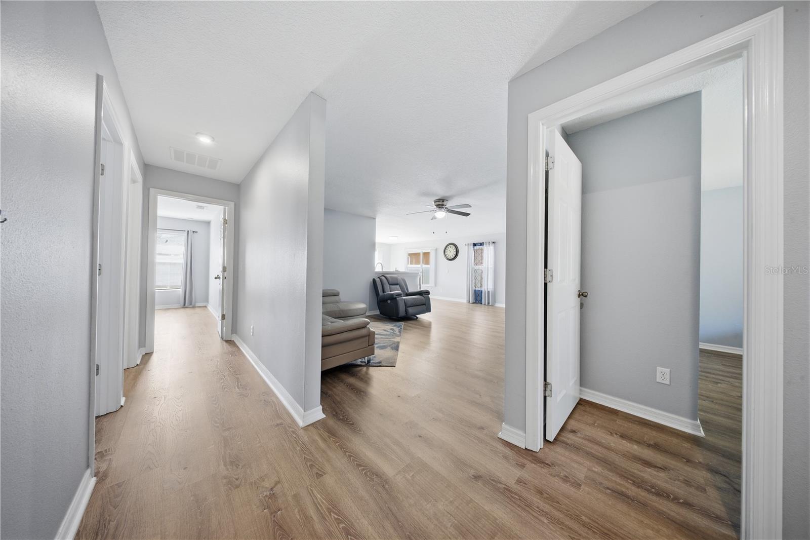 2505 BULLION LOOP — photo 8