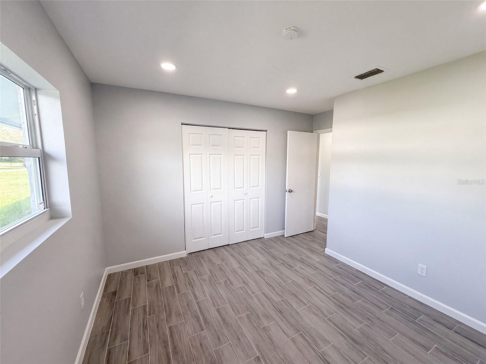 2096 W ATMORE CIR — photo 10