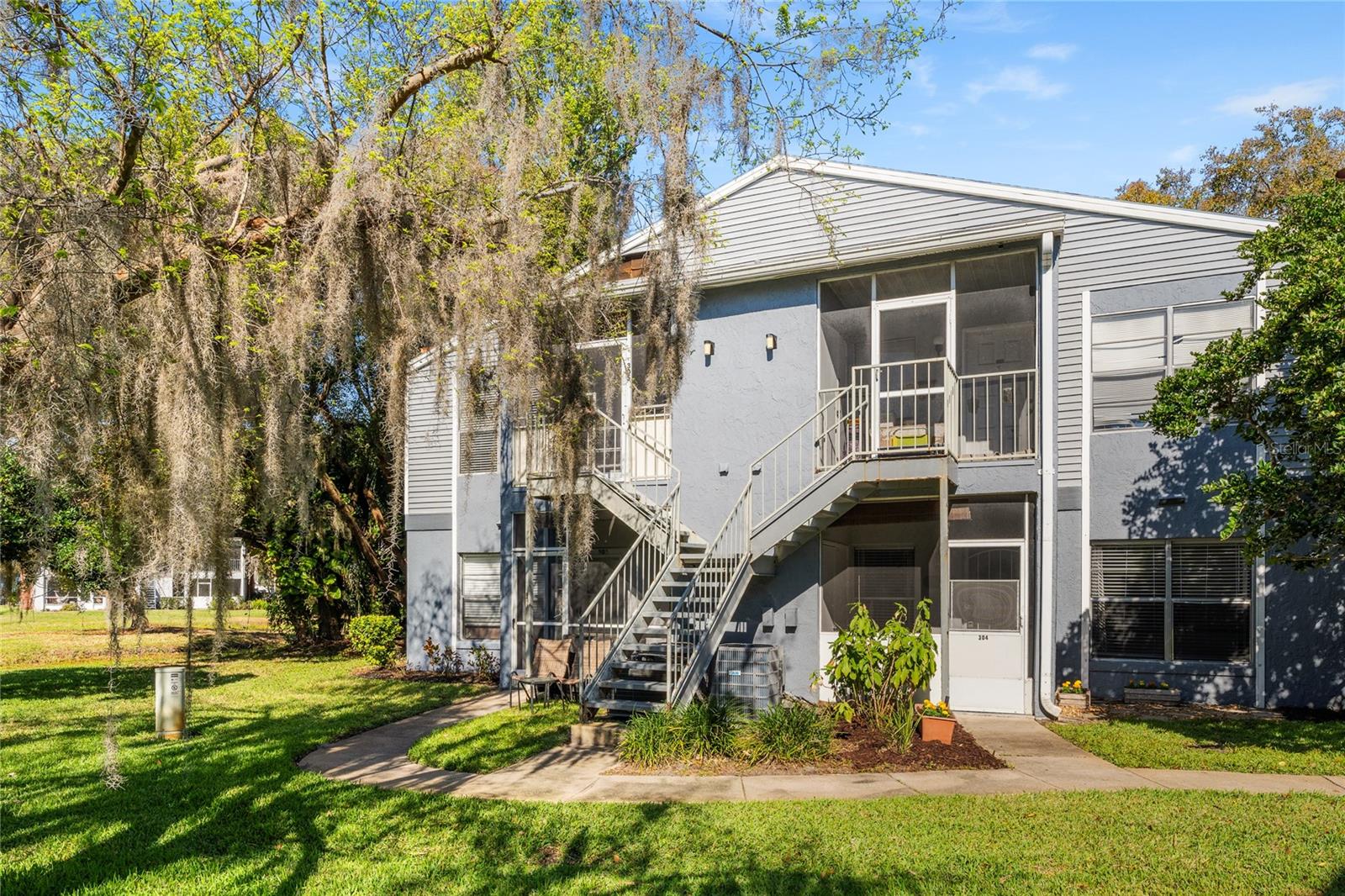 304 NORTHLAKE DR — photo 5