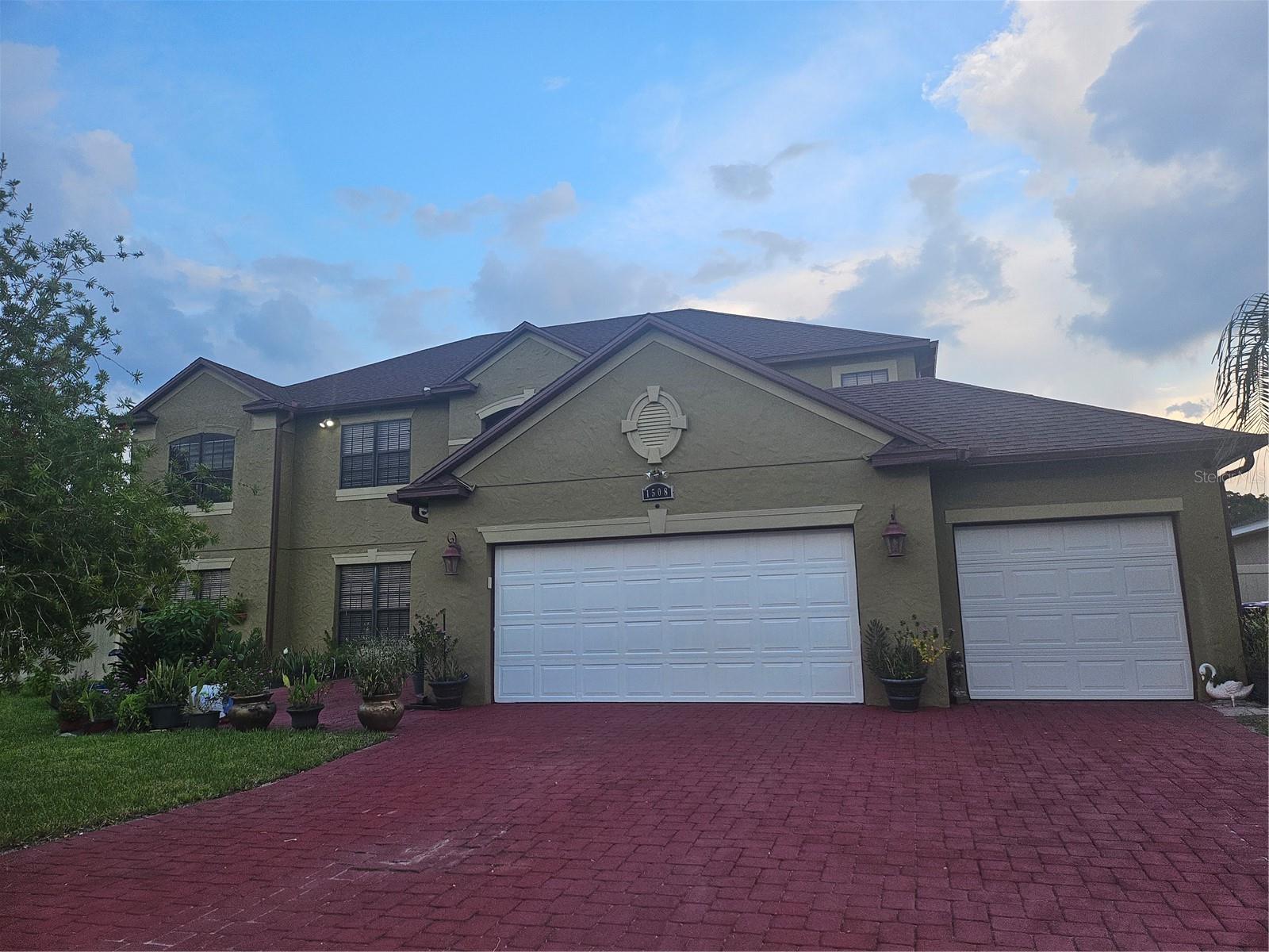 1508 ANGLER AVE