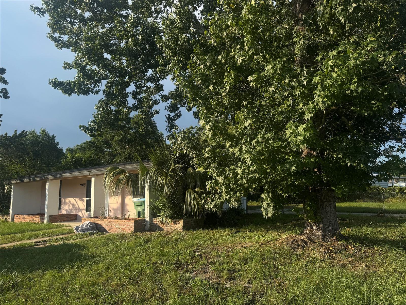 589 EAST NORMANDY  BLVD. — photo 2