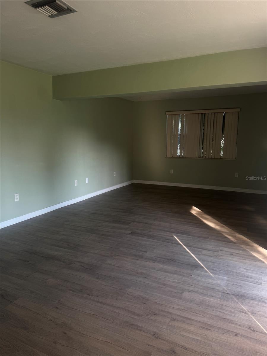 589 EAST NORMANDY  BLVD. — photo 5