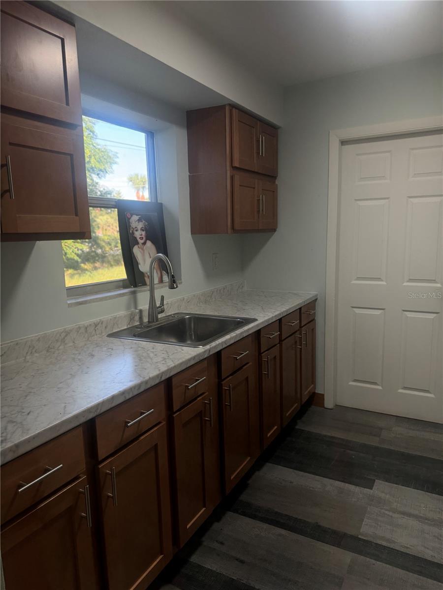 589 EAST NORMANDY  BLVD. — photo 7